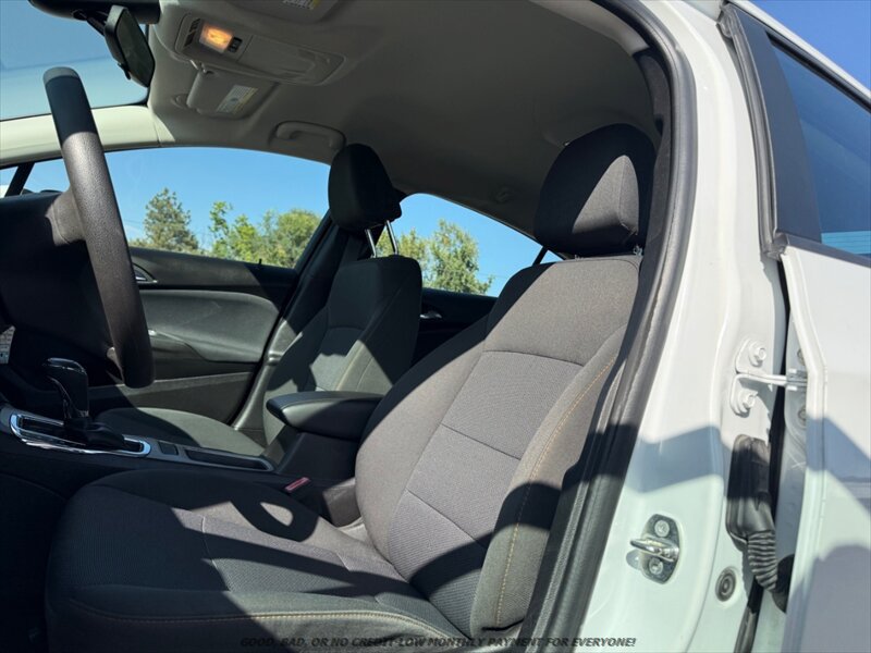 Used 2017 Chevrolet Cruze LS FWD image 11