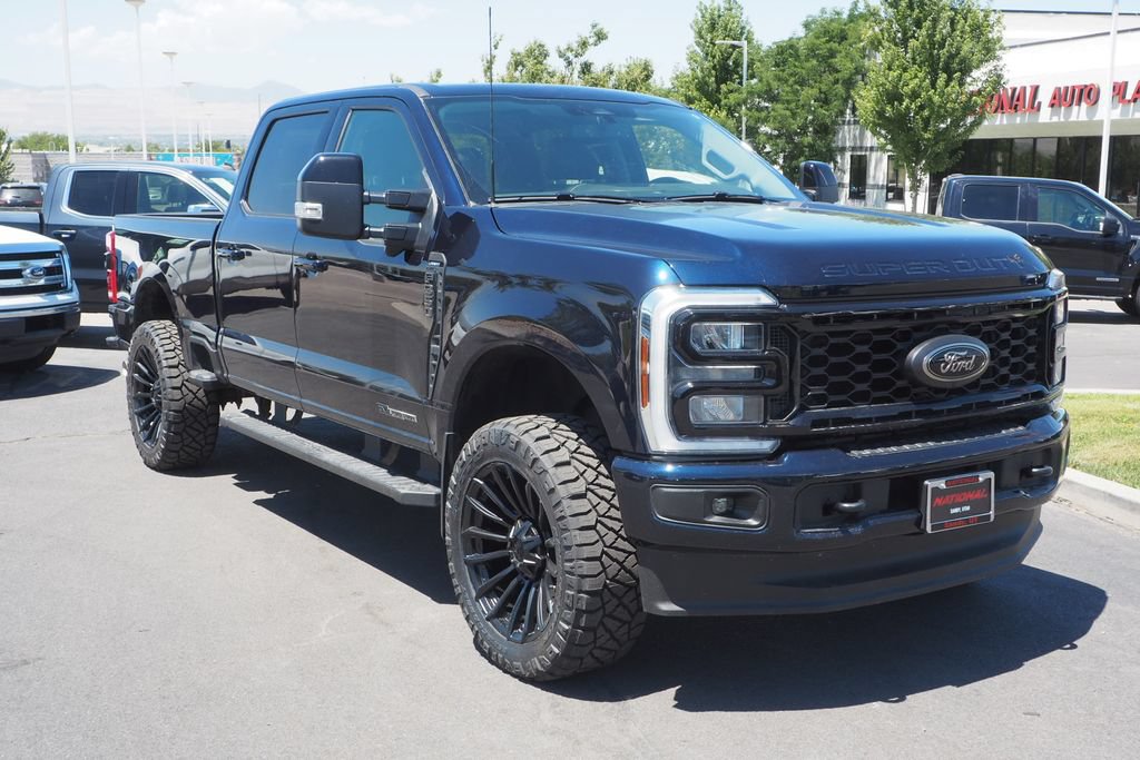 Used 2025 Ford F350 Lariat w/ Black Appearance Package AWD/4WD image 9