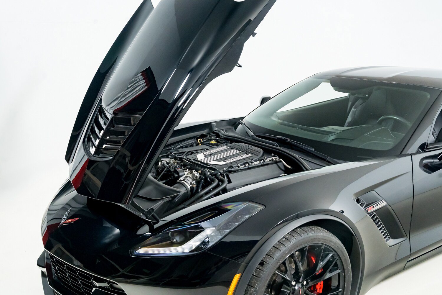 Used 2016 Chevrolet Corvette Z06 w/ 3LZ Preferred Equipment Group RWD image 34