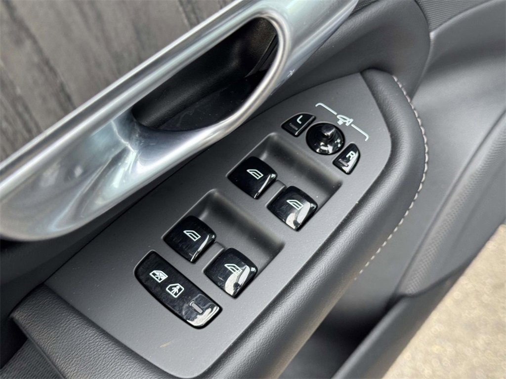 Used 2024 Volvo XC90 B6 Ultimate image 15