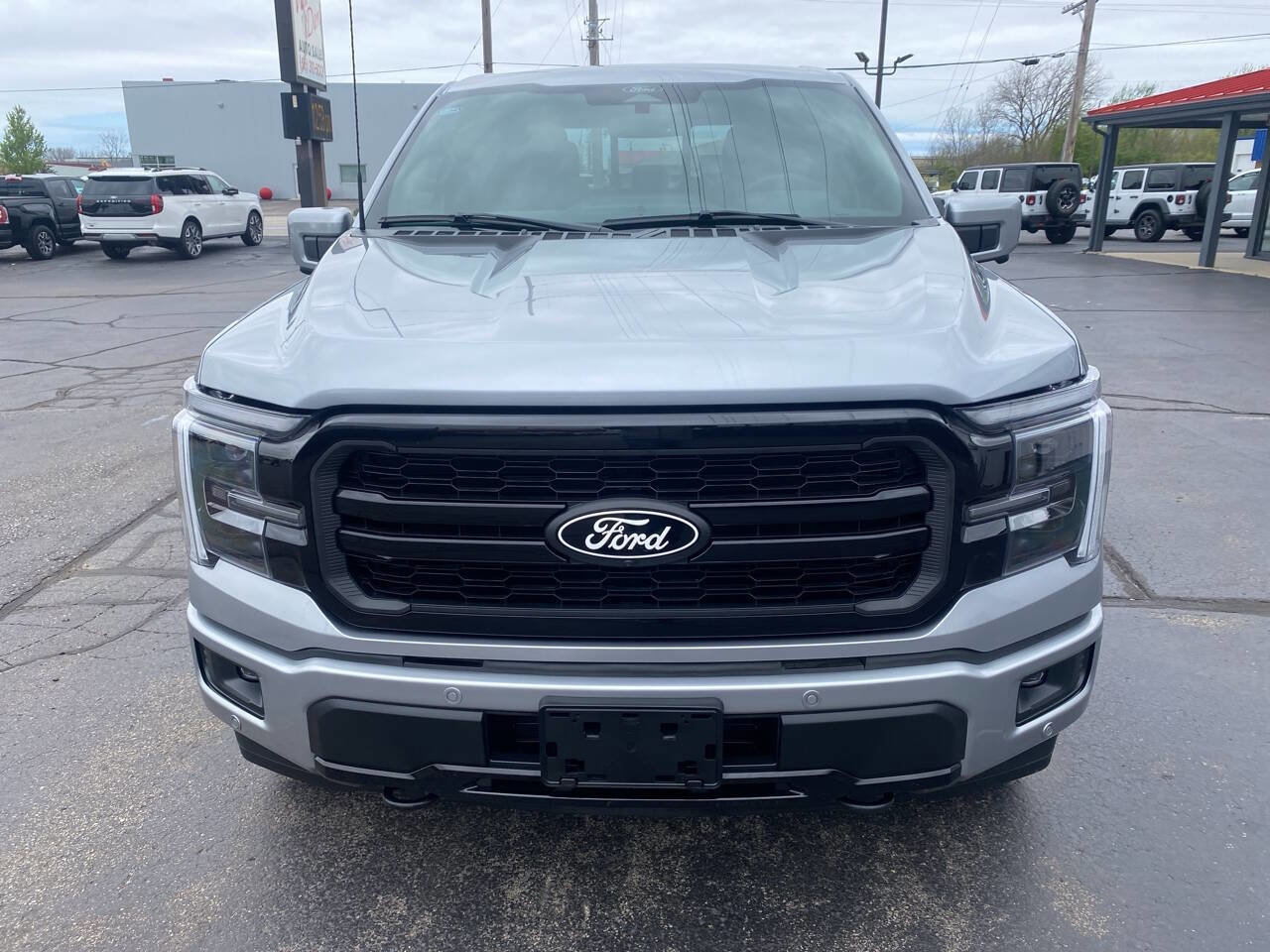 Used 2025 Ford F150 Lariat AWD/4WD image 4