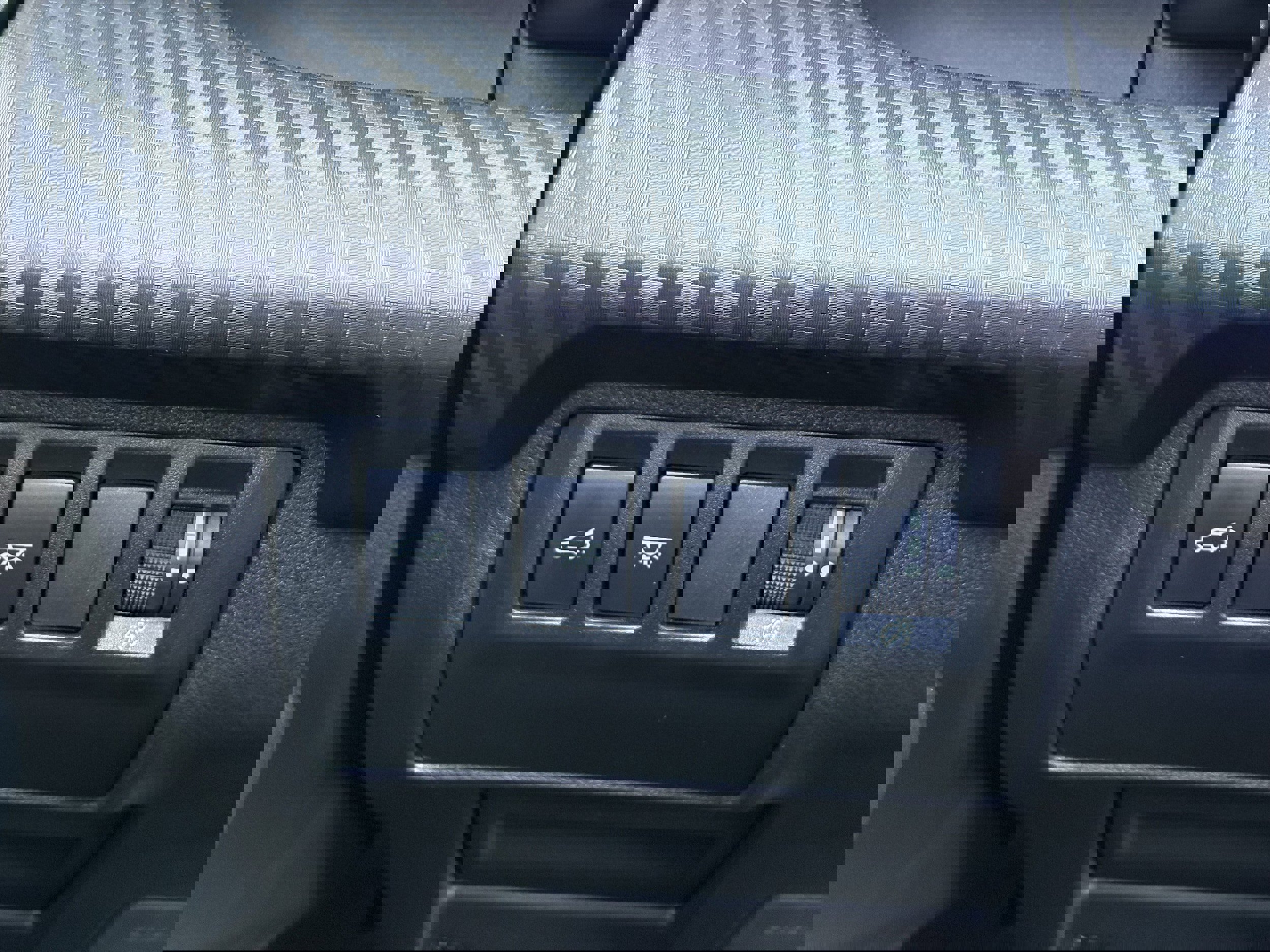 Certified 2025 Subaru Ascent Premium image 17