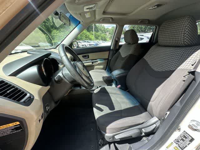 Used 2011 Kia Soul ! FWD image 14