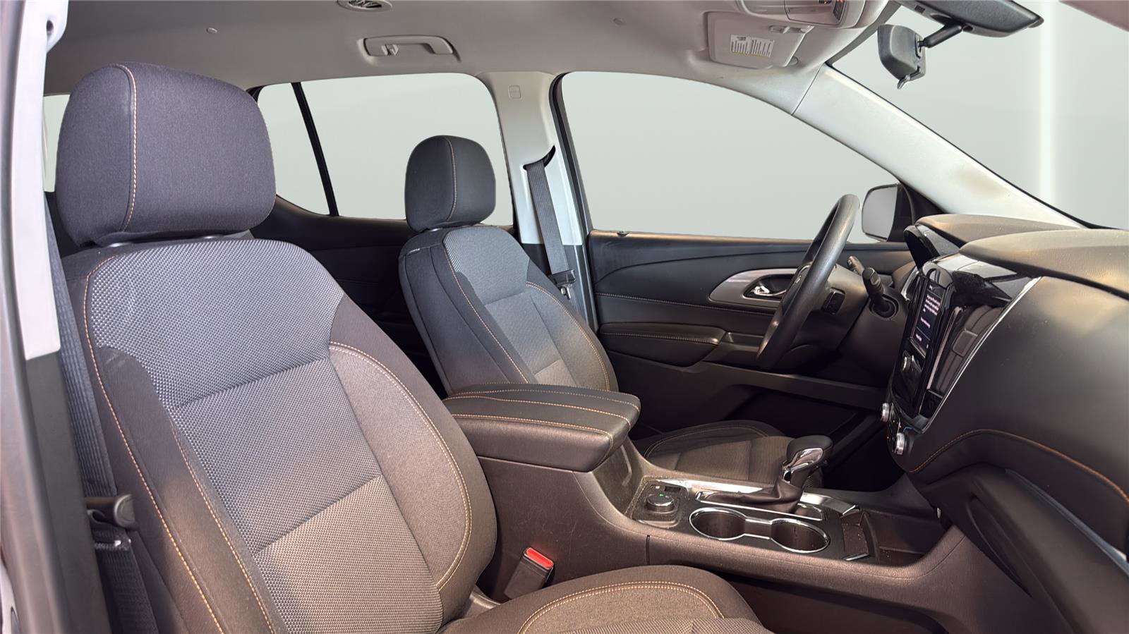 Used 2021 Chevrolet Traverse LS image 14