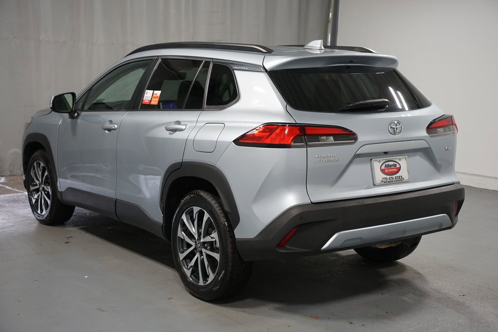 Used 2024 Toyota Corolla Cross XLE image 6