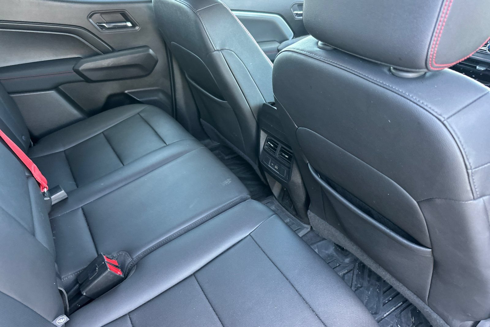 Used 2023 Chevrolet Colorado Z71 w/ Z71 Convenience Package 2 AWD/4WD image 18