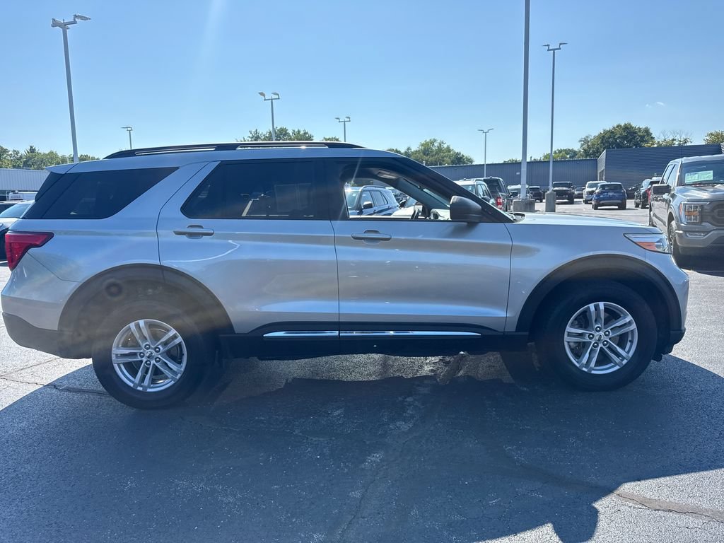 Used 2024 Ford Explorer XLT w/ Equipment Group 202A AWD/4WD image 6