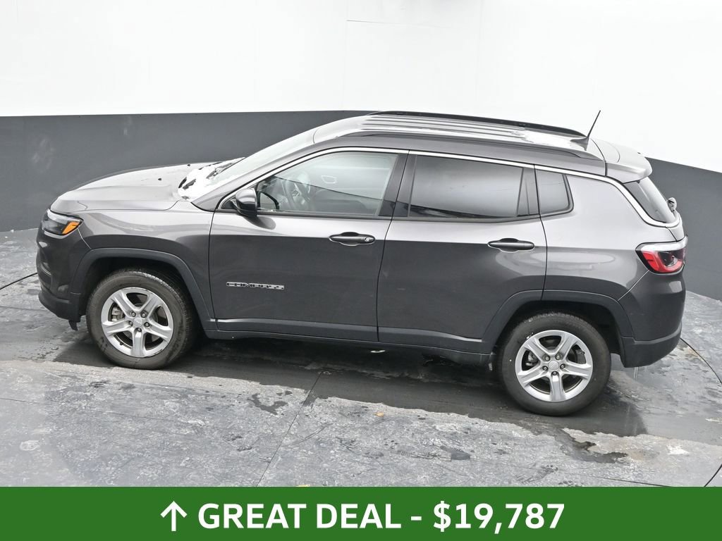 Used 2024 Jeep Compass Latitude image 39