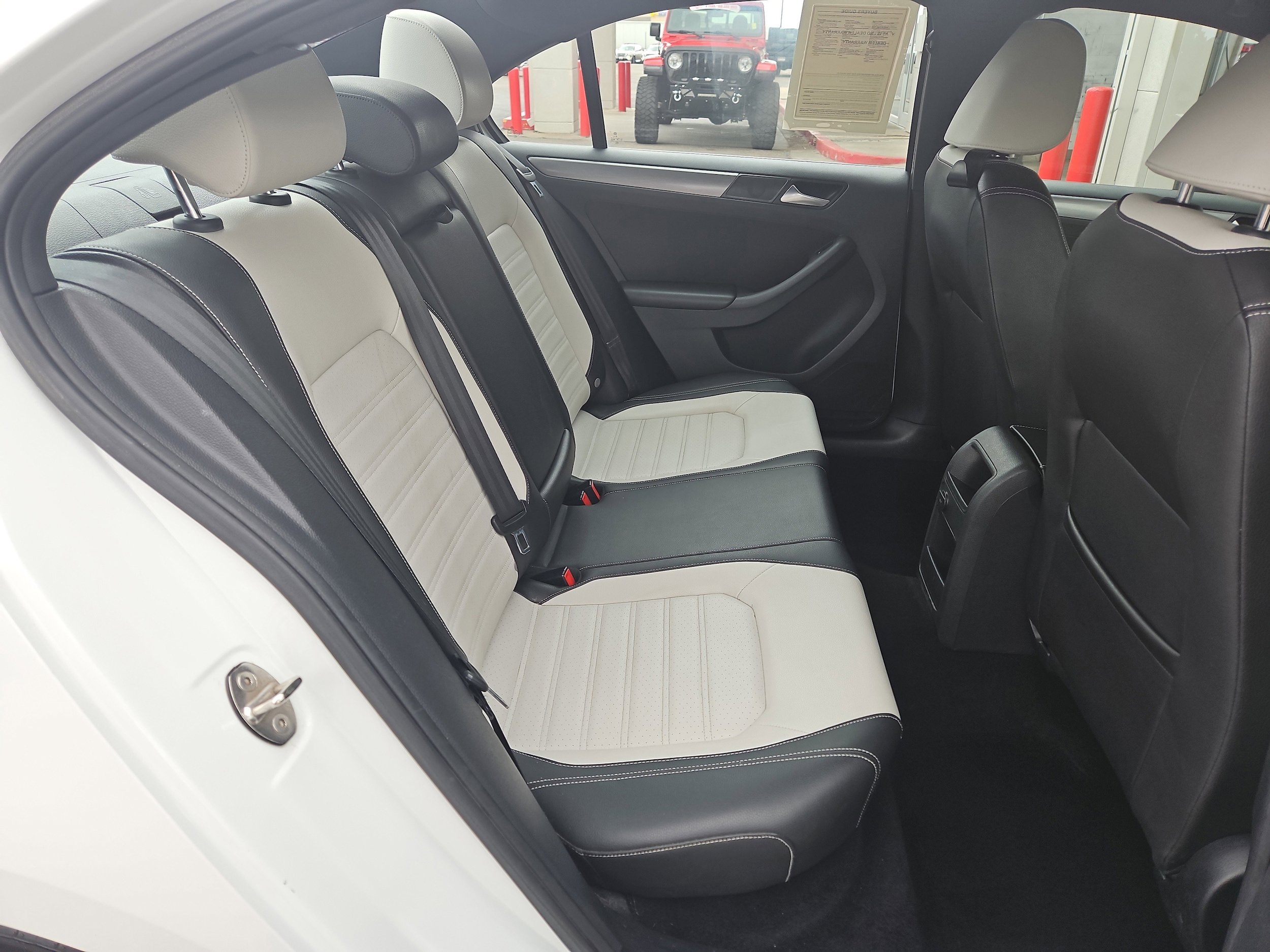 Used 2016 Volkswagen Jetta Sport image 11