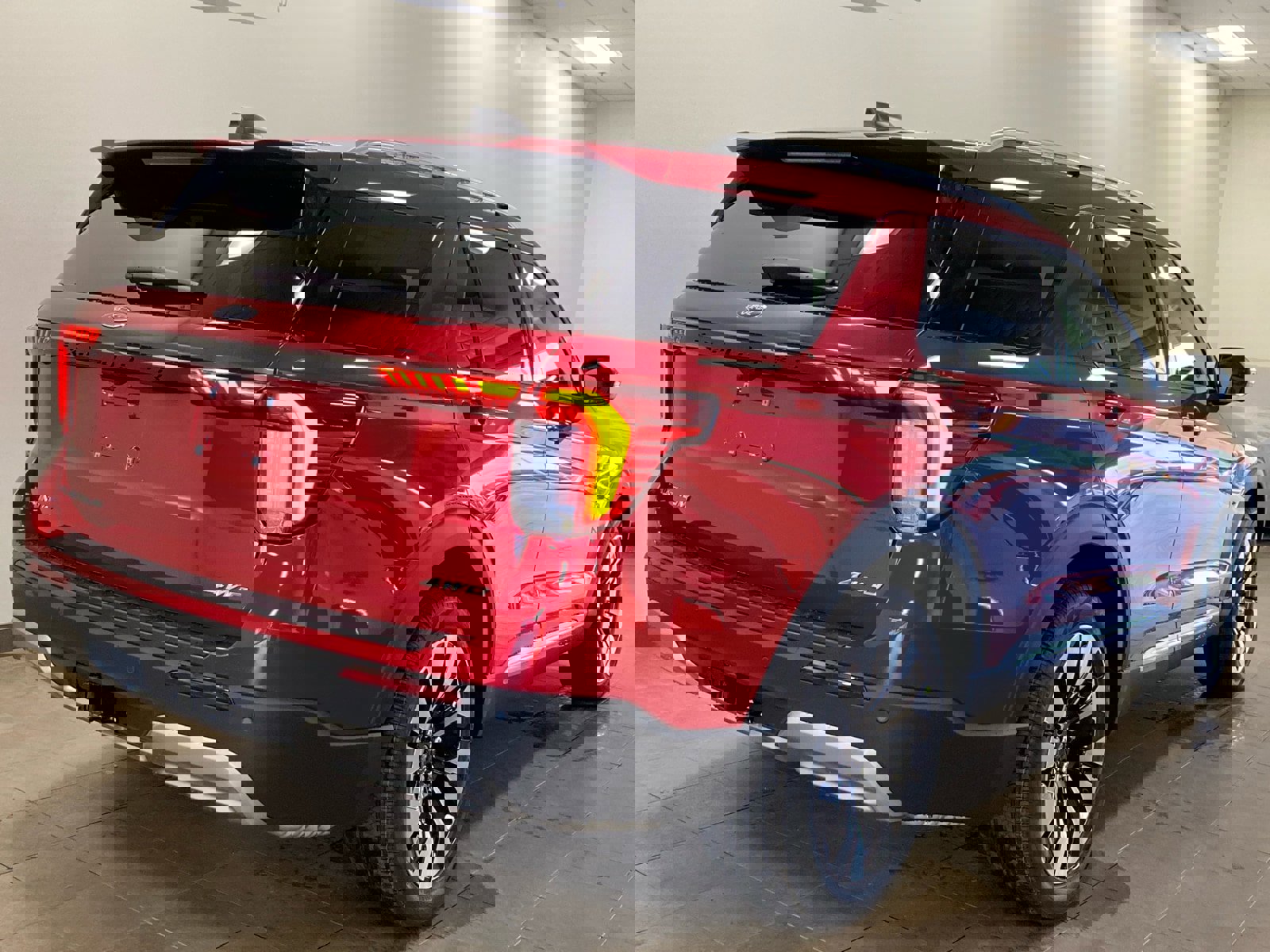 New 2026 Ford Explorer Platinum w/ LUX Leather Package image 9