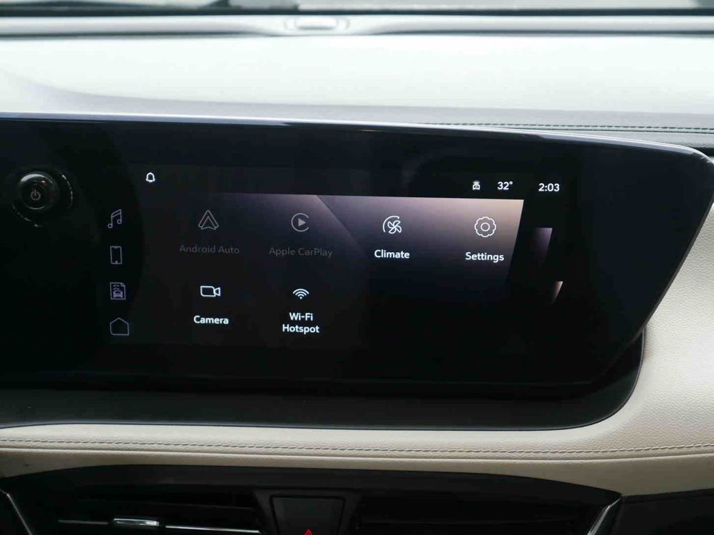 Used 2024 Buick Encore GX Avenir w/ Avenir Technology Package image 6