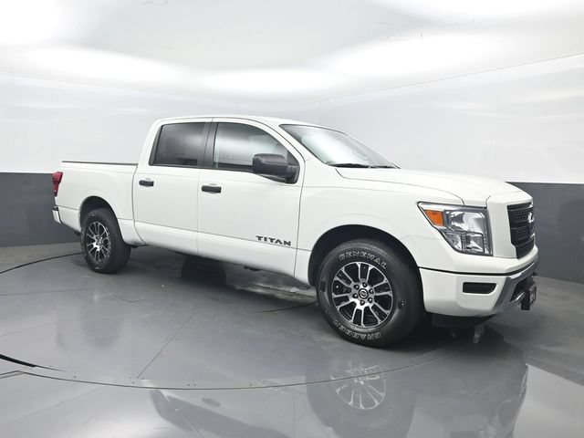Used 2022 Nissan Titan SV AWD/4WD image 38