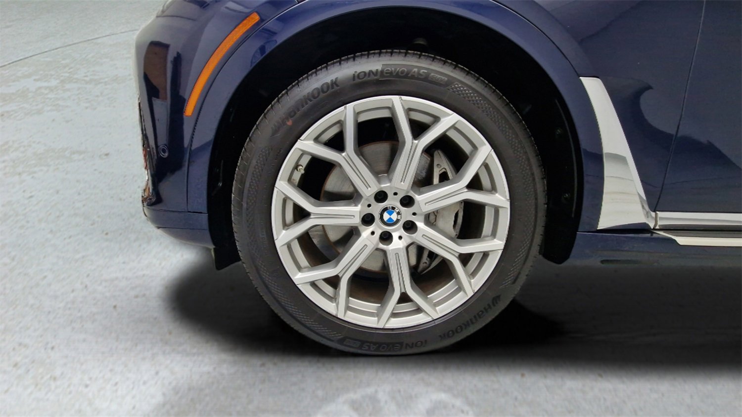 Used 2022 BMW X7 xDrive40i w/ Executive Package image 33