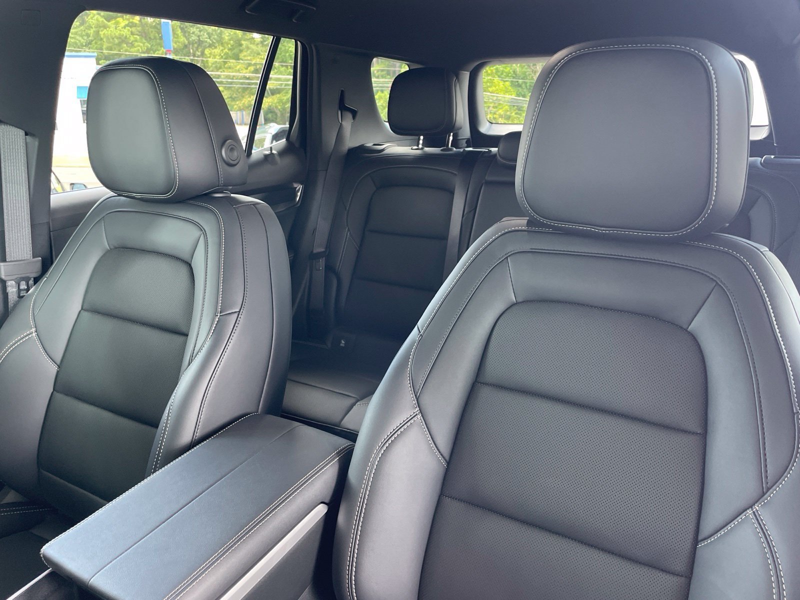 New 2027 GMC Terrain Elevation w/ Elevation Premium Package FWD image 30