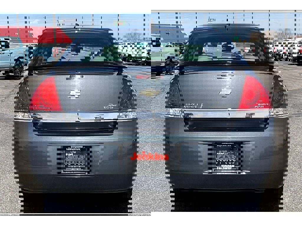 Used 2010 Chevrolet Impala LT w/ Luxury Edition Package image 4