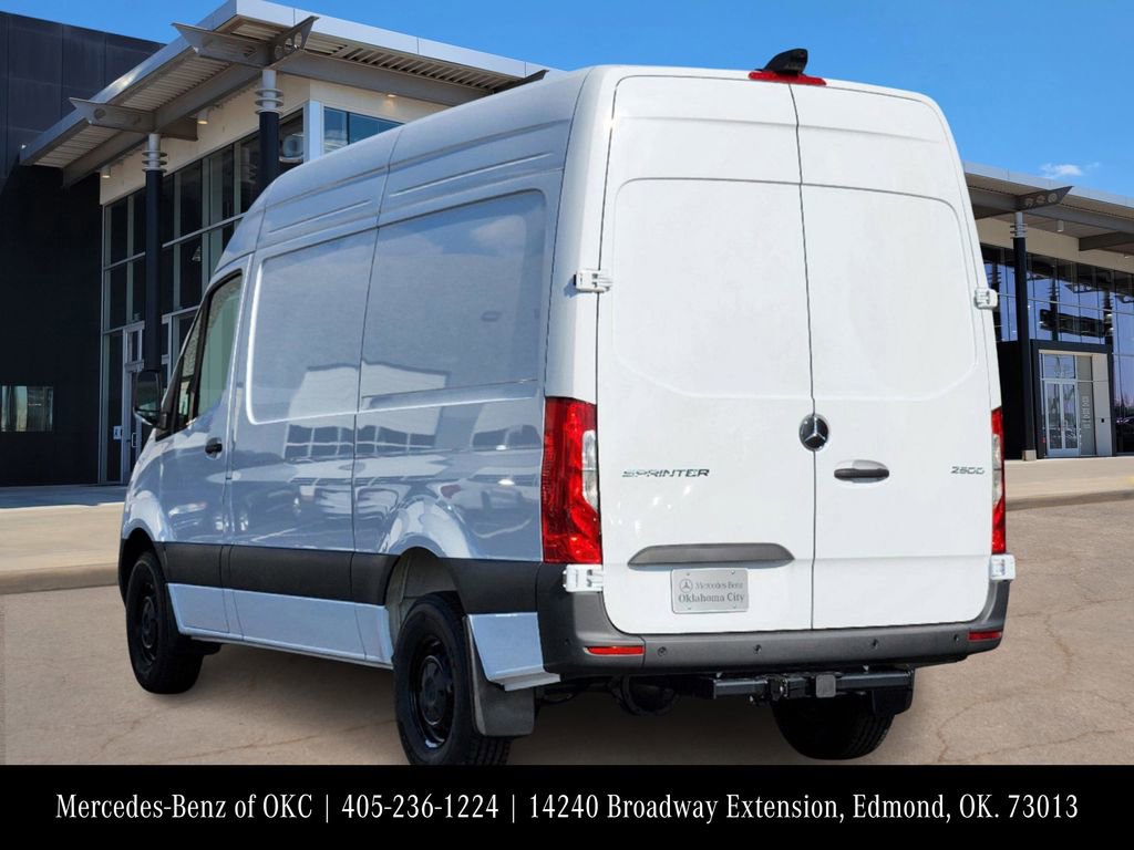 Used 2025 Mercedes-Benz Sprinter 2500 image 4