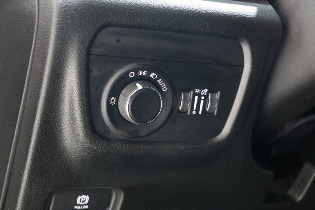 Used 2023 Jeep Grand Cherokee L Laredo AWD/4WD image 20