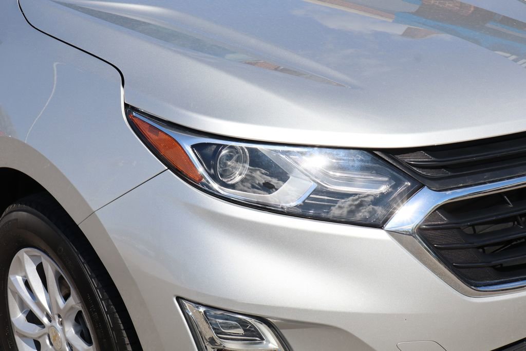 Used 2020 Chevrolet Equinox LS w/ LS Convenience Package FWD image 4