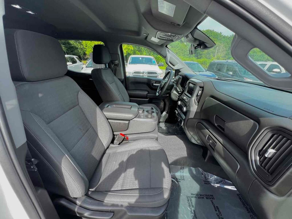 Used 2023 Chevrolet Silverado 1500 Custom image 14