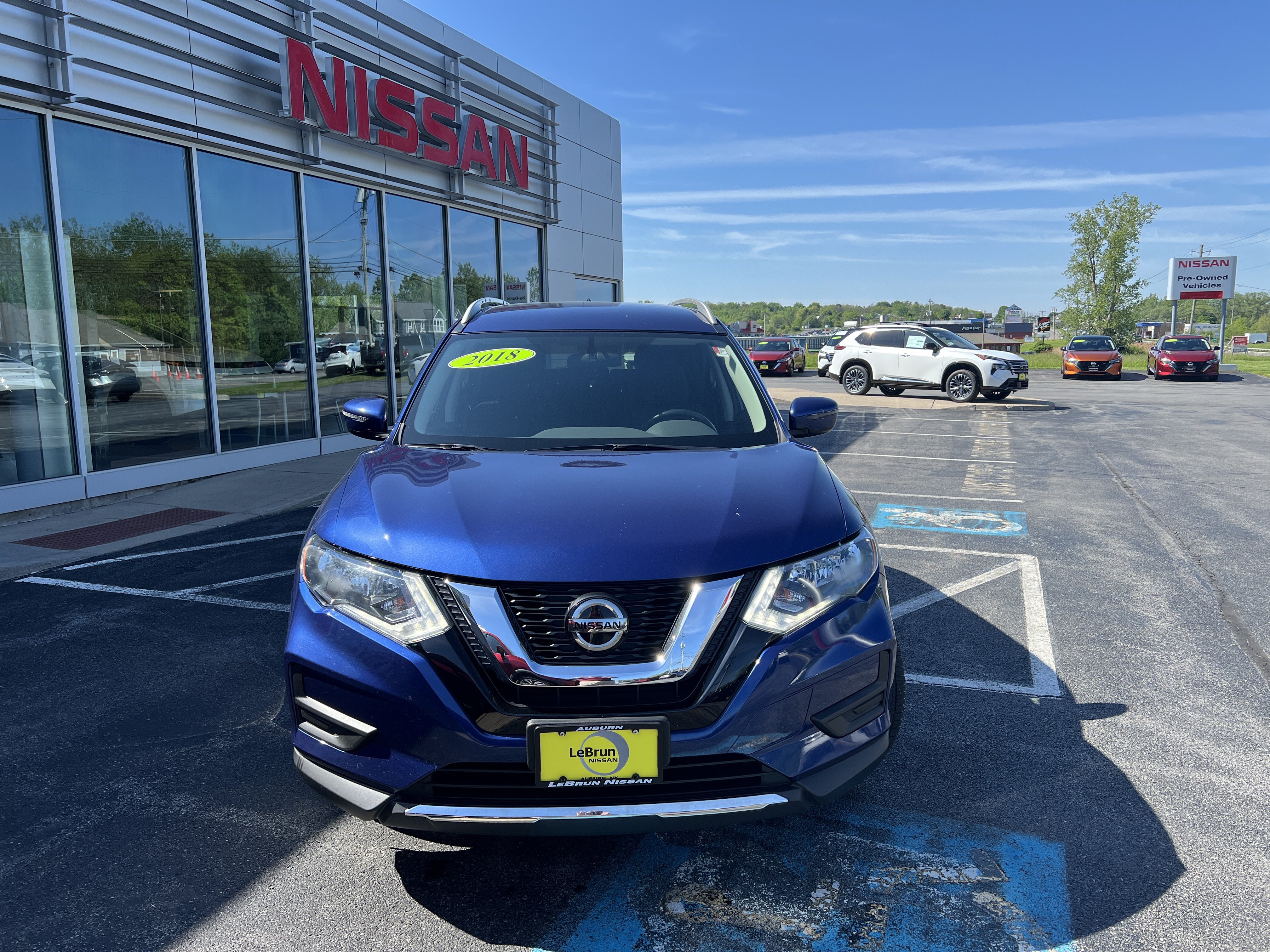Used 2018 Nissan Rogue SV AWD/4WD image 12
