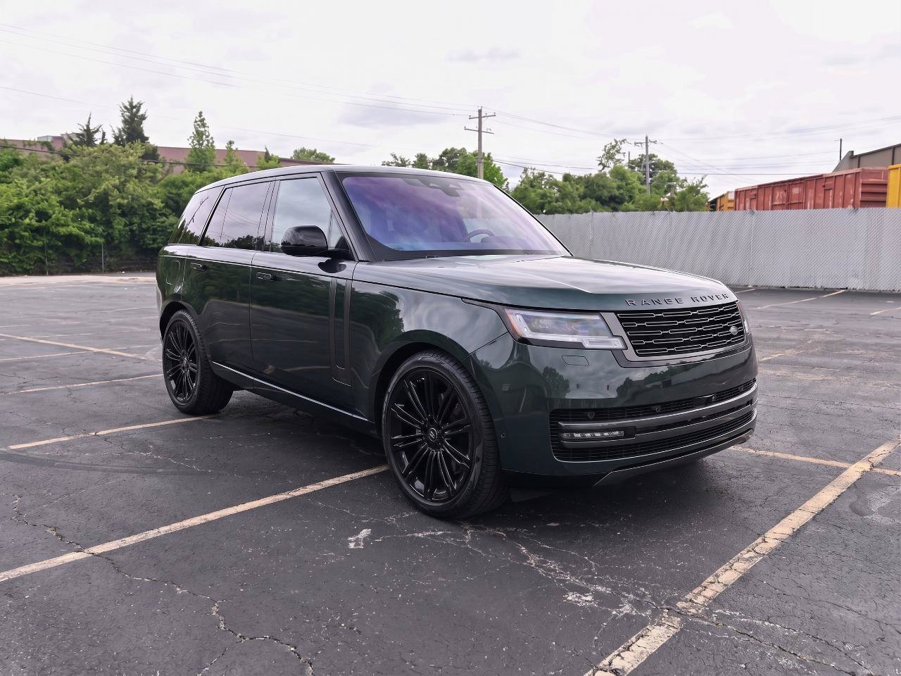 Used 2024 Land Rover Range Rover SE AWD/4WD image 2
