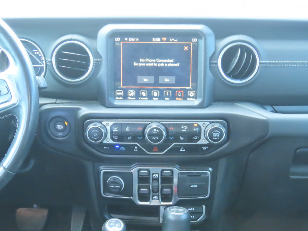 Used 2023 Jeep Wrangler Unlimited Sahara w/ Cold Weather Group AWD/4WD image 8