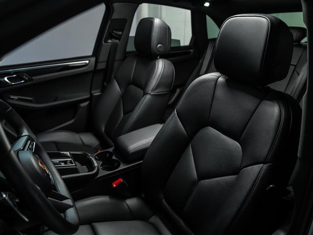 Certified 2026 Porsche Macan image 5