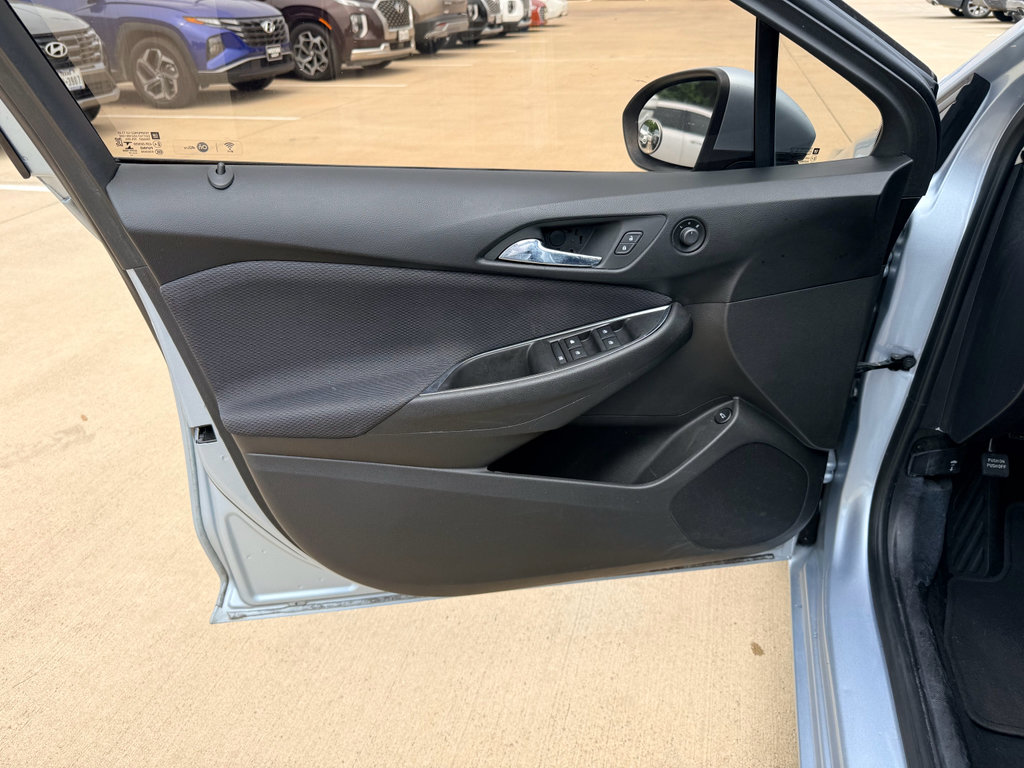 Used 2017 Chevrolet Cruze LS FWD image 7