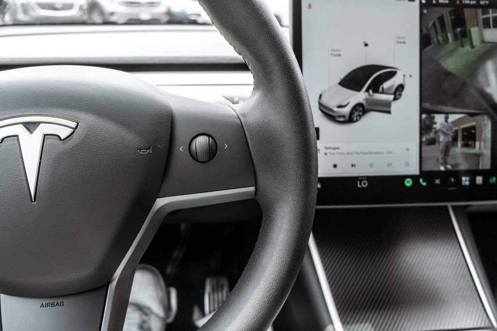 Used 2020 Tesla Model Y Long Range AWD/4WD image 19