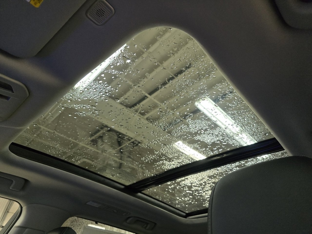 New 2026 Toyota Highlander Platinum image 3