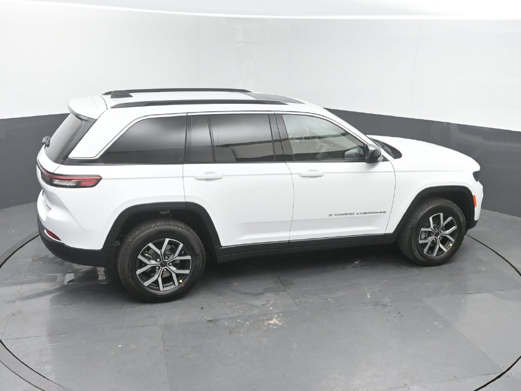 New 2027 Jeep Grand Cherokee Laredo X AWD/4WD image 35
