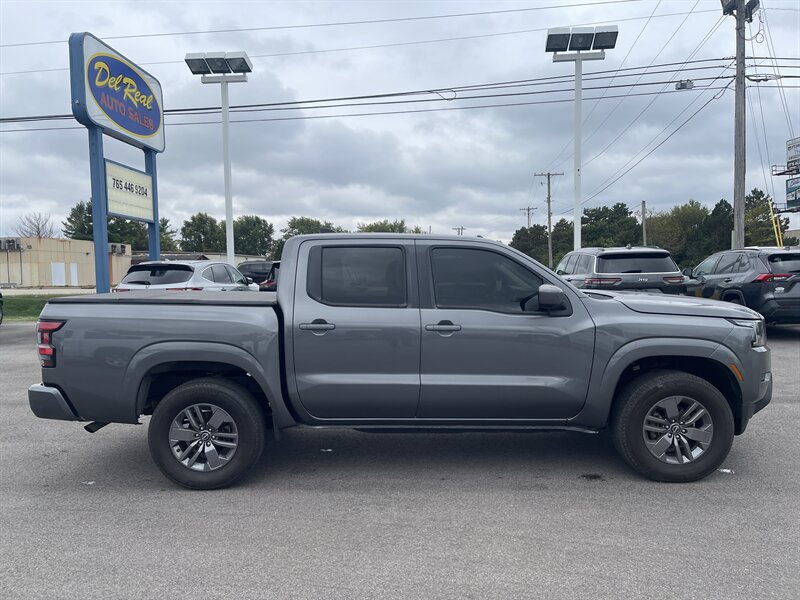 Used 2023 Nissan Frontier SV AWD/4WD image 2