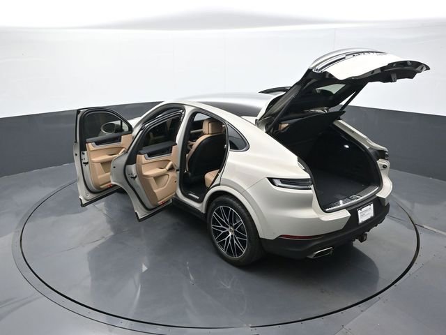 Certified 2025 Porsche Cayenne Coupe AWD/4WD image 29