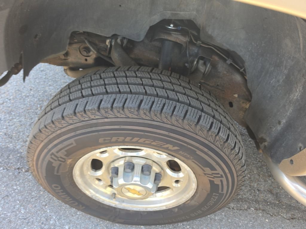 Used 2004 Chevrolet Silverado 2500 LS w/ Skid Plate Package image 8