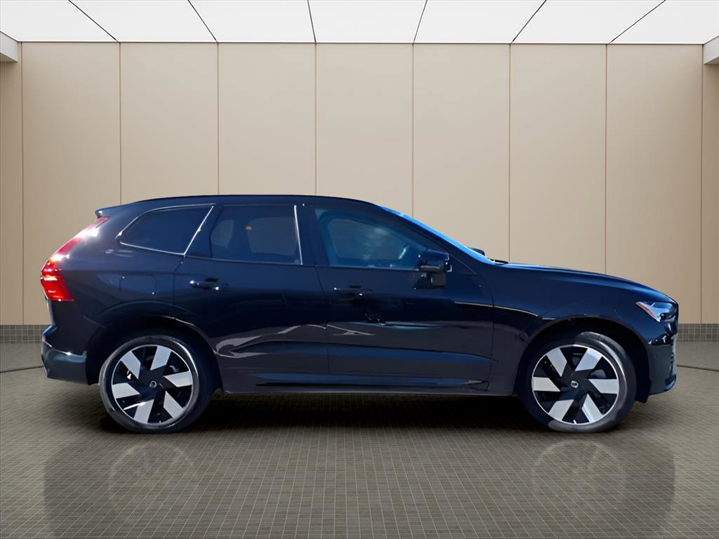 Used 2025 Volvo XC60 T8 Plus w/ Protection Package Premier image 37