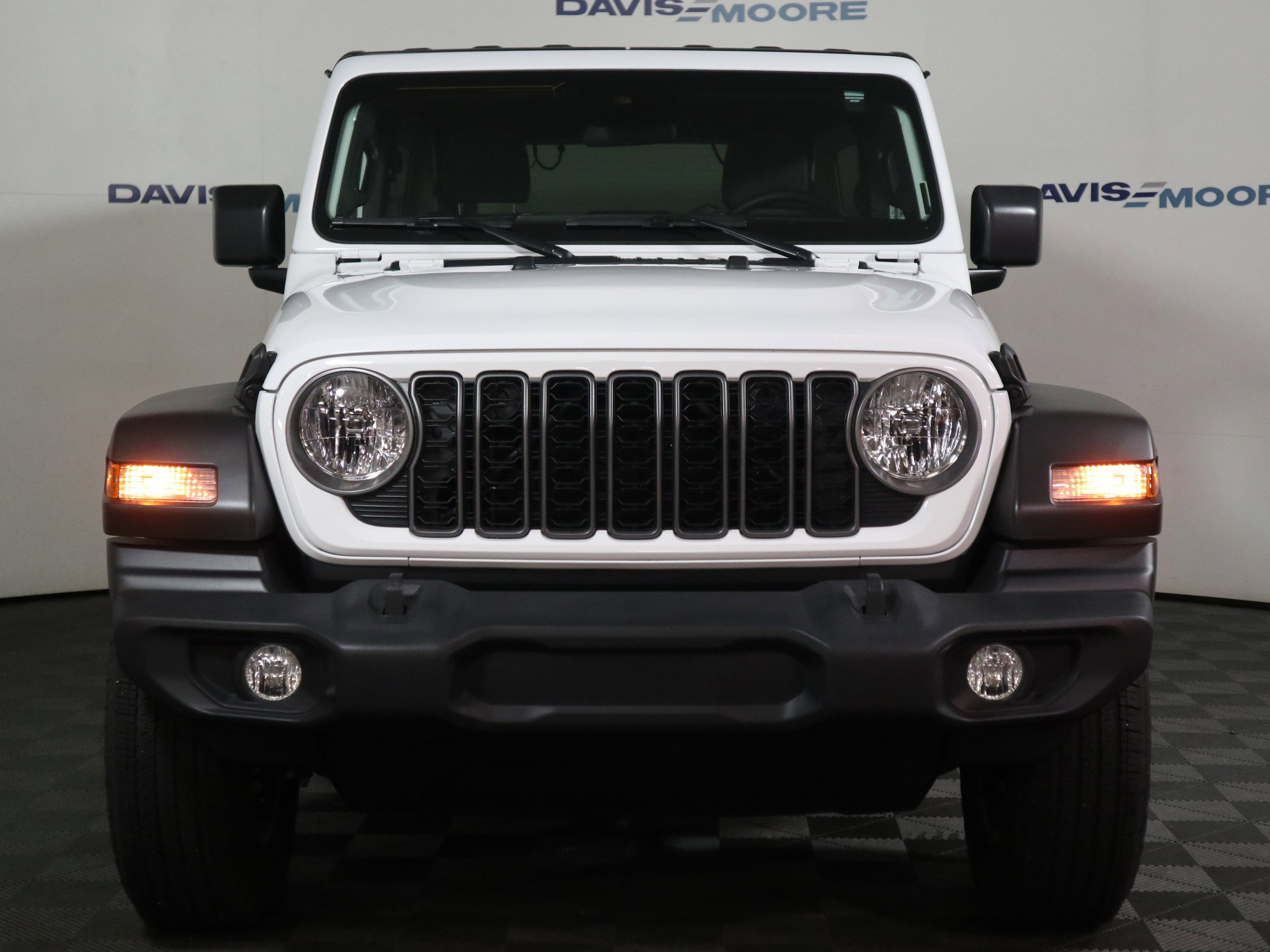Used 2025 Jeep Wrangler Unlimited Sport AWD/4WD image 13