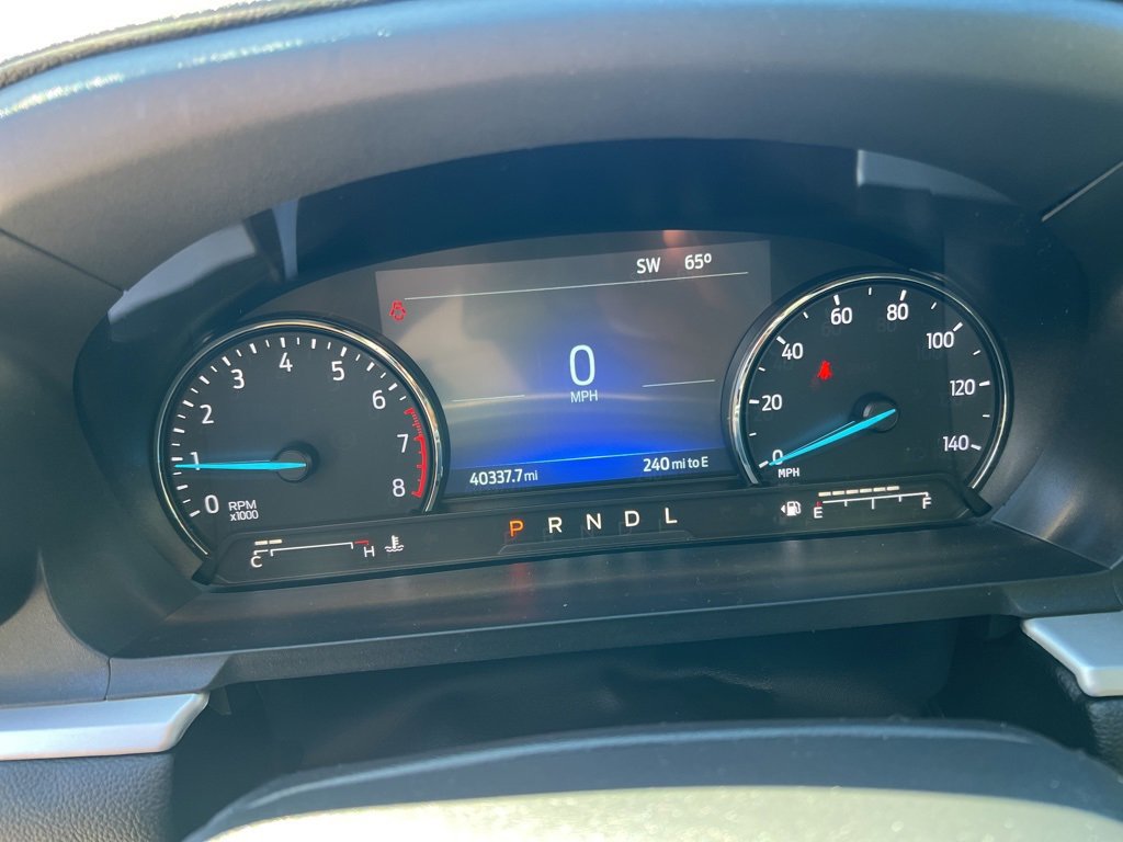 Used 2022 Ford Explorer XLT w/ Equipment Group 202A image 16