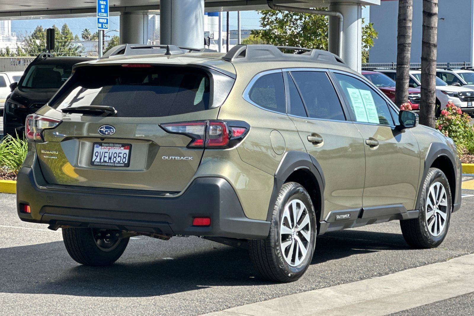 Certified 2025 Subaru Outback Premium image 4