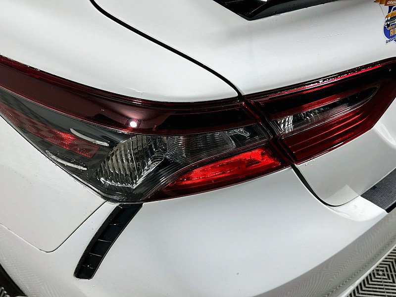 Used 2018 Toyota Camry SE FWD image 30