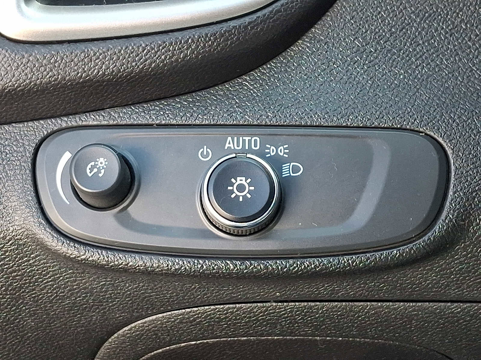 Used 2019 Chevrolet Trax LT image 23