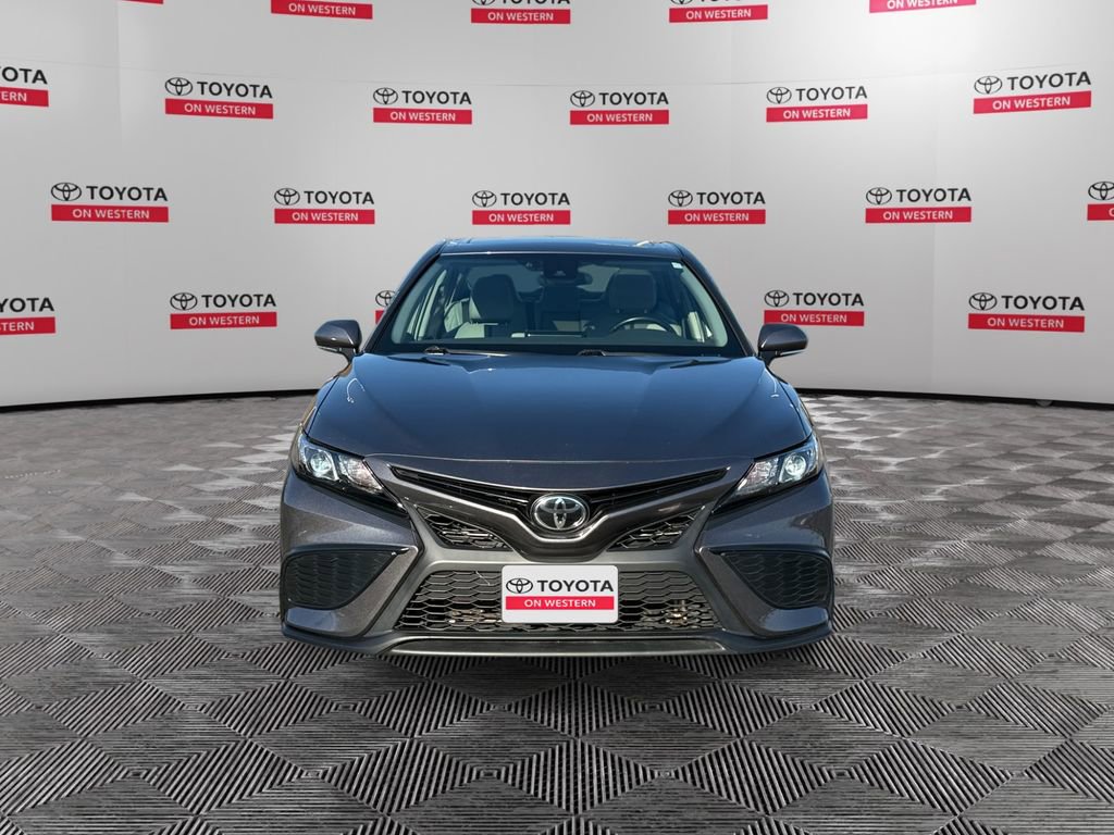 Used 2021 Toyota Camry SE w/ Cold Weather Package image 8
