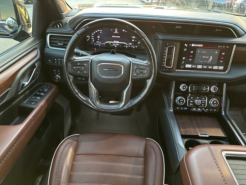 Used 2023 GMC Yukon XL Denali Ultimate AWD/4WD image 33
