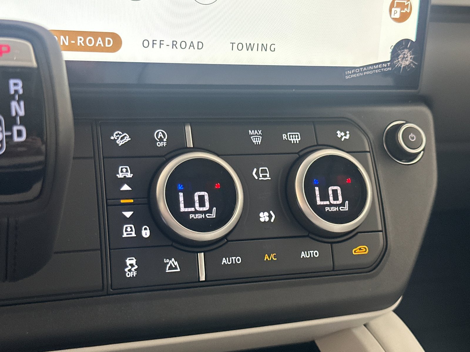 New 2026 Land Rover Defender 110 X-Dynamic SE AWD/4WD image 19