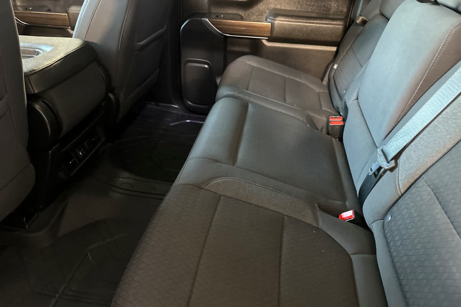 Used 2021 Chevrolet Silverado 1500 RST w/ Bed Protection Package AWD/4WD image 4