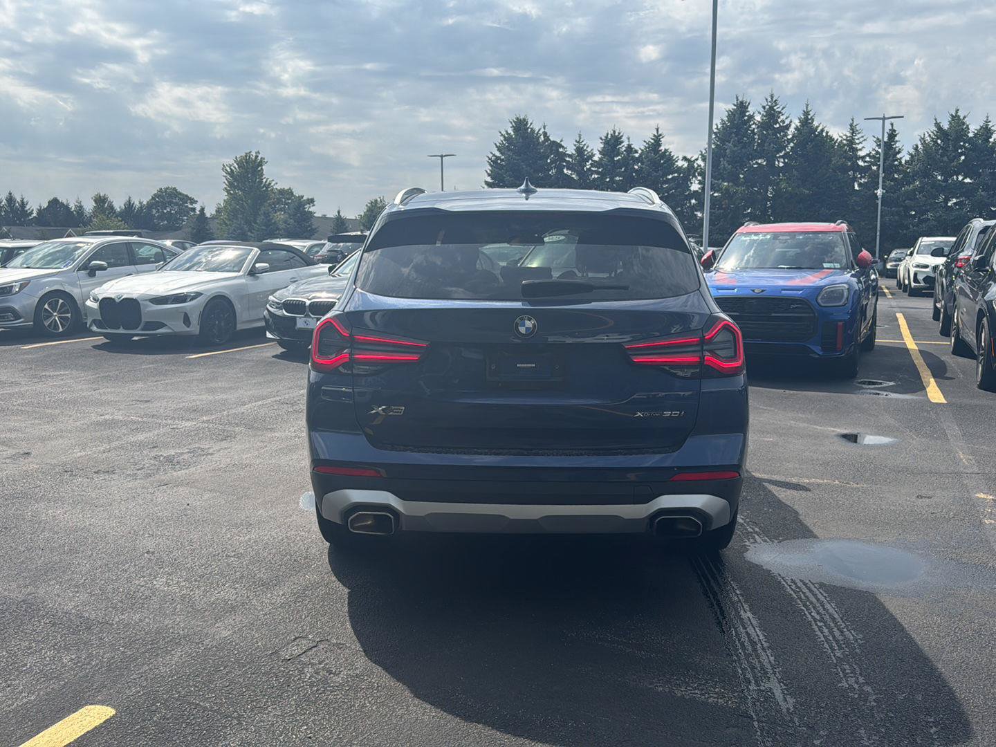 Used 2023 BMW X3 xDrive30i w/ Premium Package AWD/4WD image 4