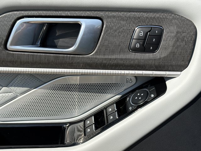 Used 2026 Ford Explorer Platinum w/ LUX Leather Package AWD/4WD image 22