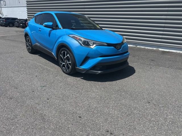 Used 2019 Toyota C-HR XLE FWD image 3