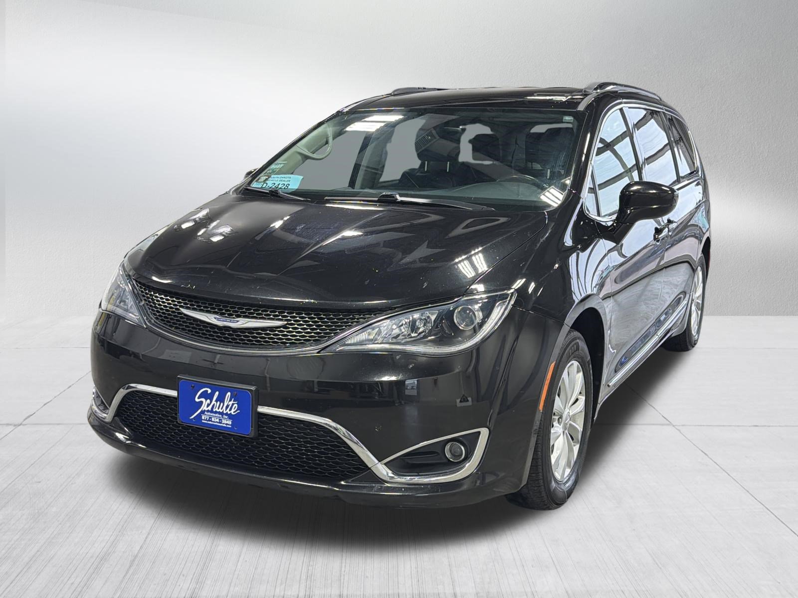 Used 2019 Chrysler Pacifica Touring-L image 3