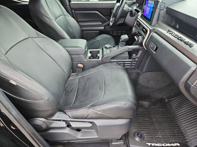 Used 2025 Toyota Tacoma SR5 image 24
