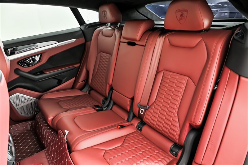 Used 2019 Lamborghini Urus AWD/4WD image 19